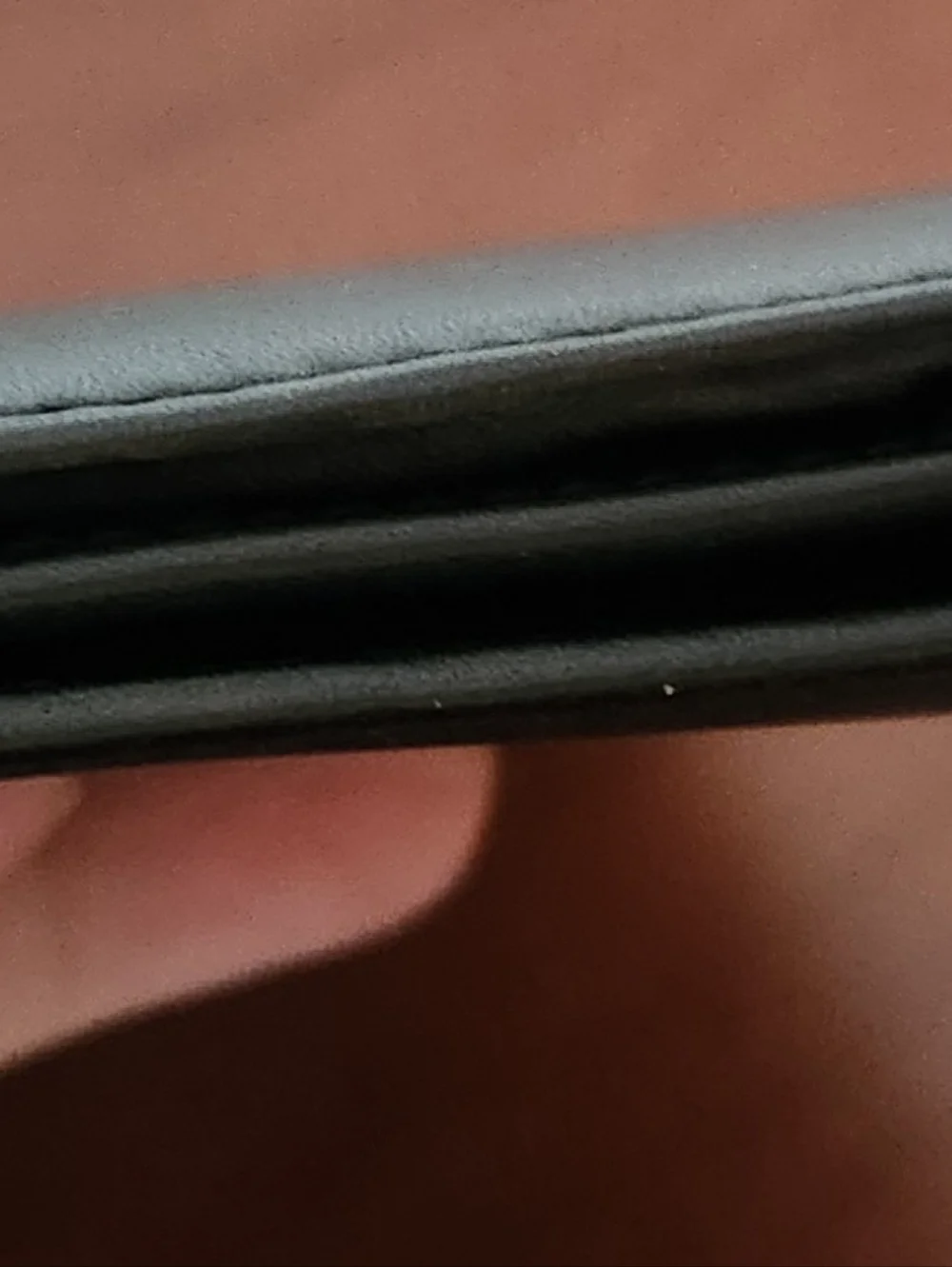 Gucci Black Leather Tiger Clasp Wallet - Picture 4 of 10